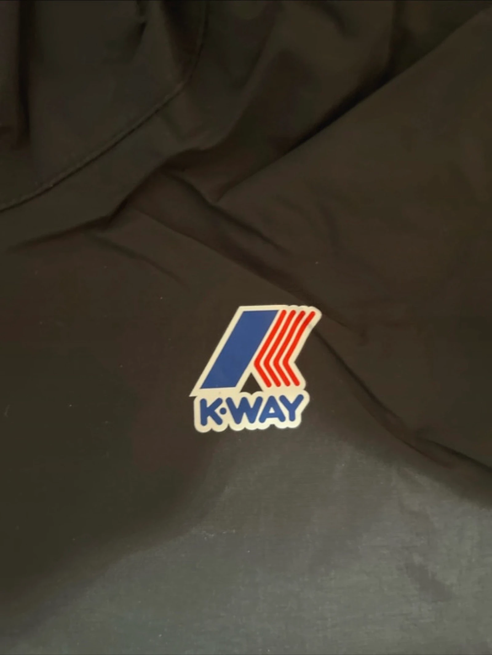 K-Way autêntico da marca K-Way, em tamanho M e cor preta. – photo 2